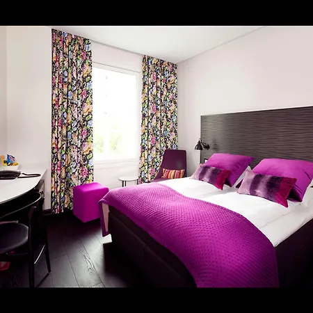 No13 Hotel 4*