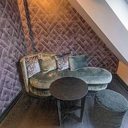 No13 Hotel 4*