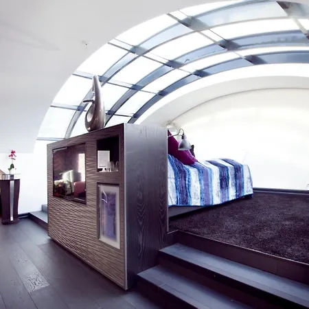 No13 Hotell 4*
